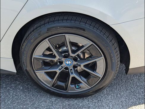 Used 2022 BMW i4 eDrive40 w/ Premium Package image 22