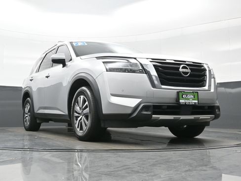 Used 2023 Nissan Pathfinder SL AWD/4WD image 34