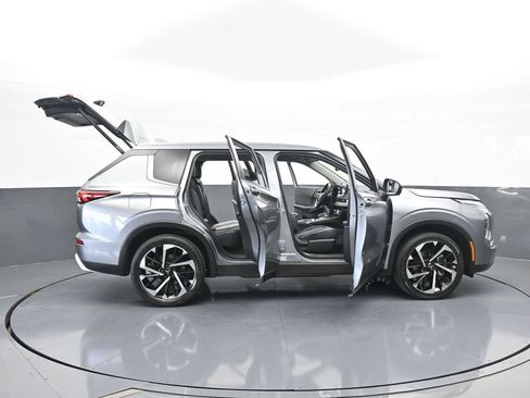 Used 2022 Mitsubishi Outlander SE image 75