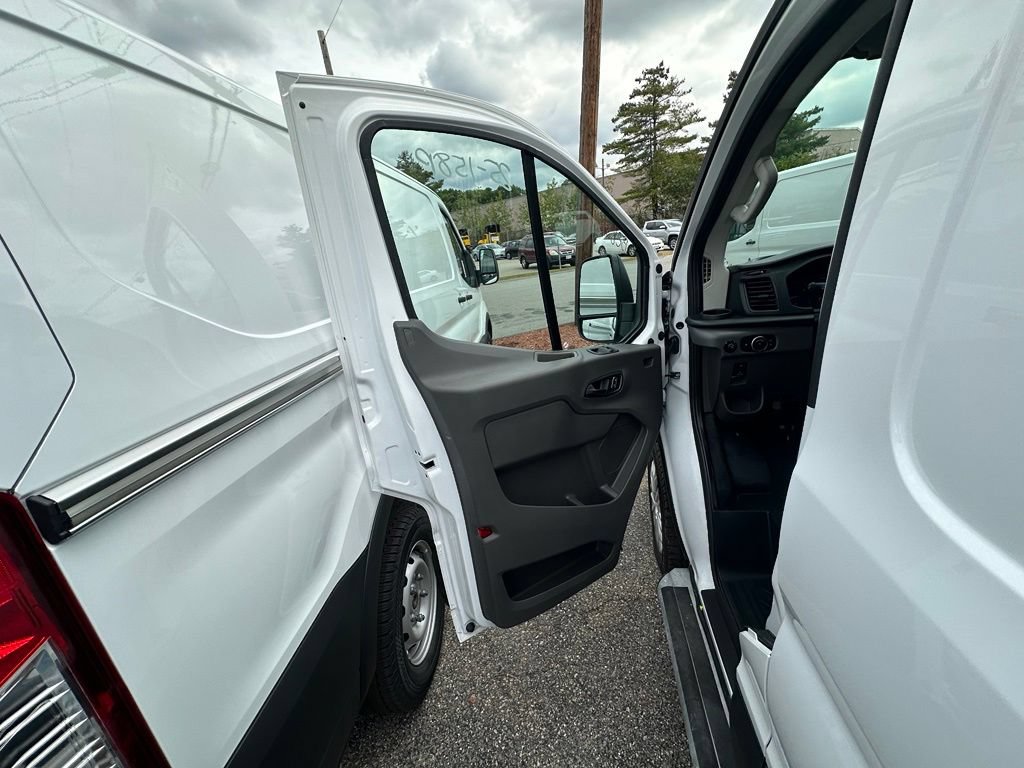 Used 2025 Ford Transit 250 Low Roof w/ Exterior Upgrade Package RWD image 15