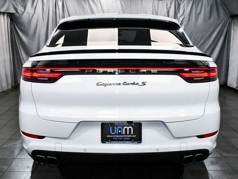 Used 2023 Porsche Cayenne Turbo S image 5