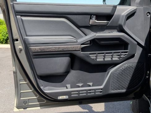 New 2026 Toyota Tacoma Limited AWD/4WD image 11