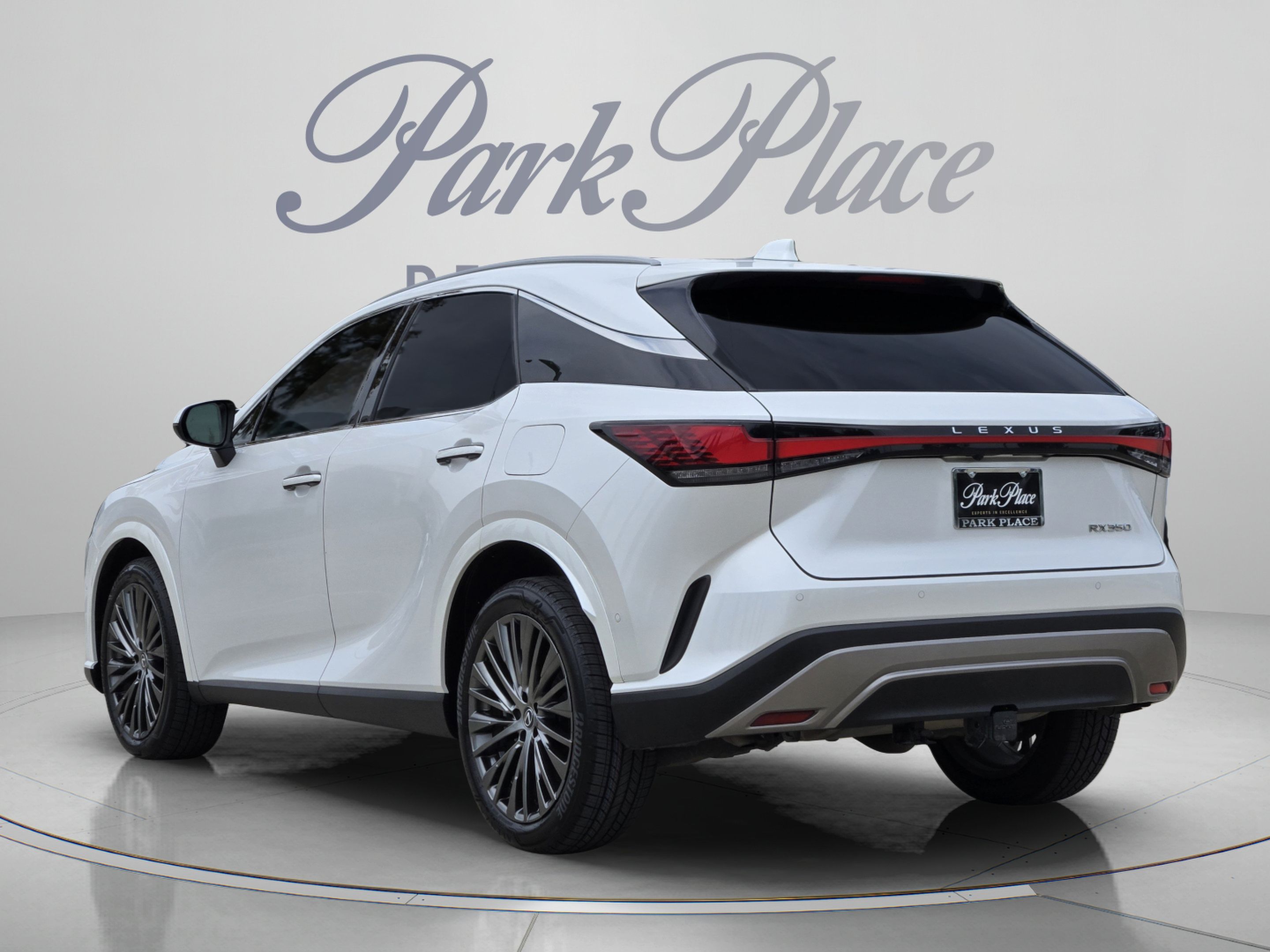 Used 2025 Lexus RX 350 FWD w/ Convenience Package image 3