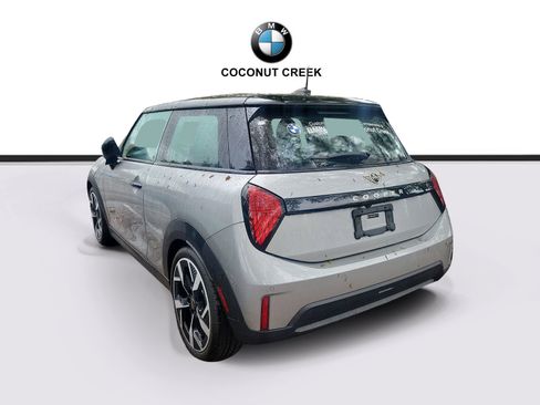 Used 2025 MINI Cooper 2-Door Hardtop FWD image 3