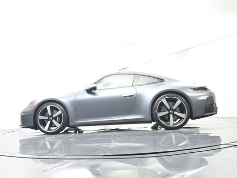 Certified 2025 Porsche 911 Carrera RWD image 46