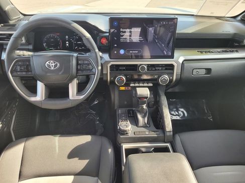 Used 2025 Toyota Tacoma TRD Off-Road w/ TRD Off Road Upgrade Package AWD/4WD image 12