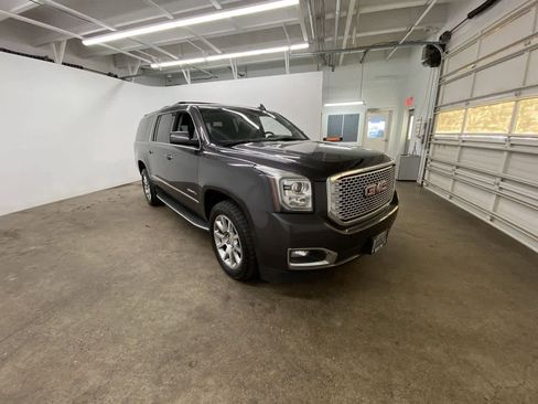 Used 2016 GMC Yukon XL Denali w/ Enhanced Security Package image 8