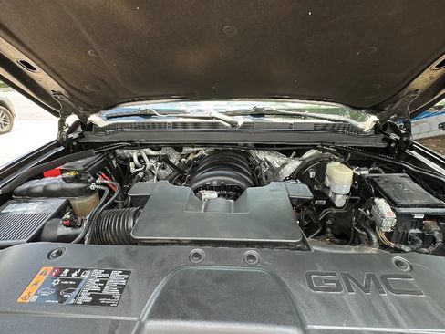 Used 2018 GMC Yukon SLT w/ Open Road Package AWD/4WD image 10
