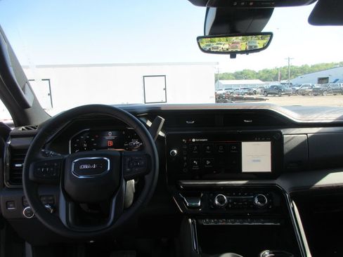 New 2026 GMC Sierra 2500 AT4 w/ AT4 Premium Plus Package AWD/4WD image 17