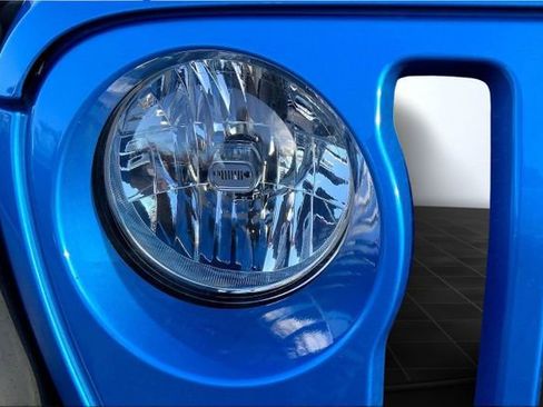 Used 2023 Jeep Wrangler Sport S image 7