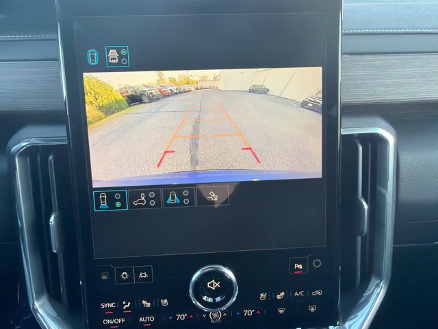 Used 2025 GMC Acadia Denali AWD/4WD image 16