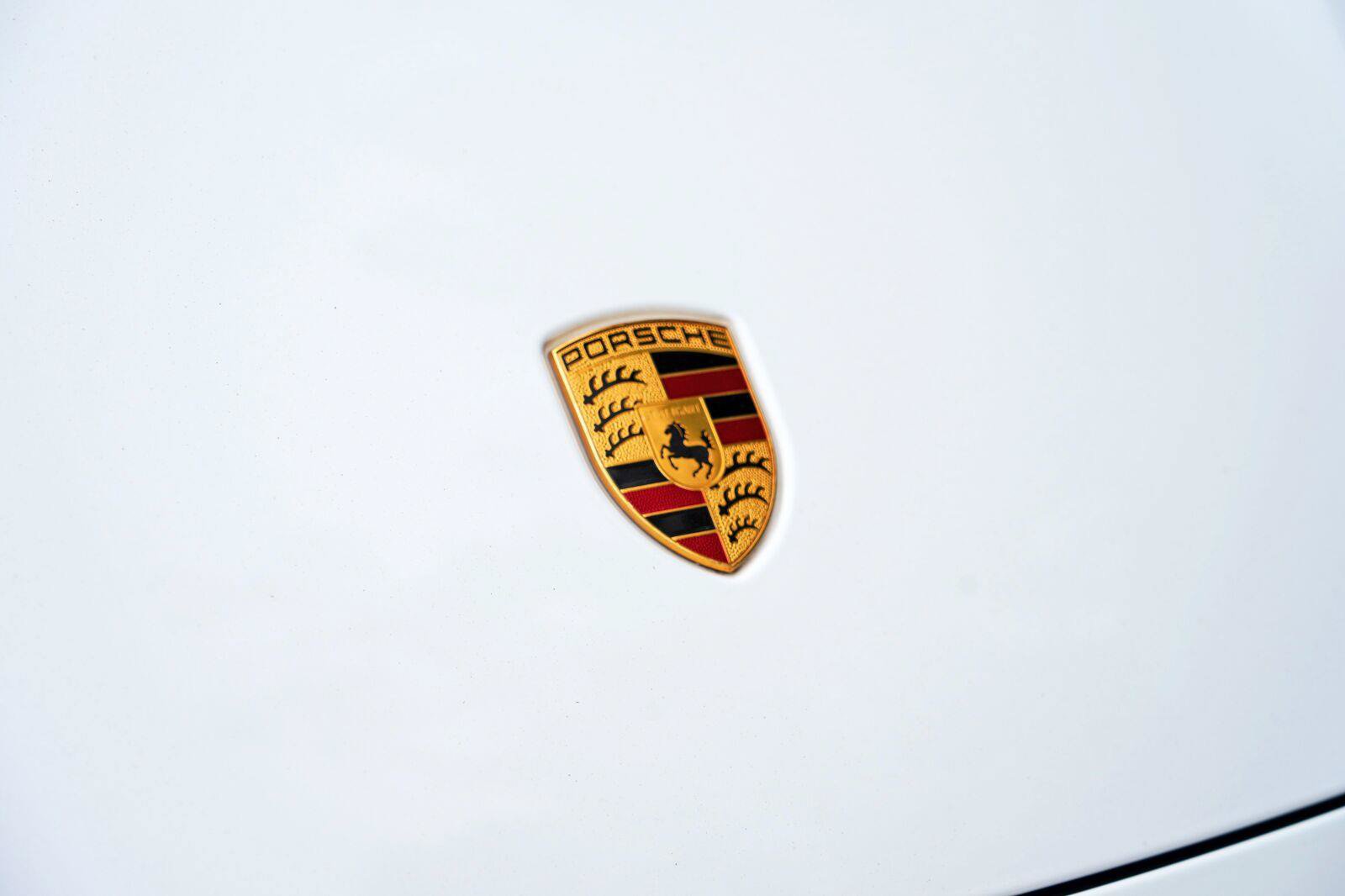 Used 2022 Porsche Taycan RWD image 57
