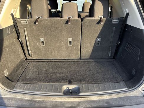 Used 2025 Nissan Pathfinder SV image 34