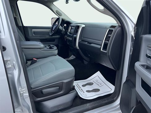 Used 2017 RAM 2500 SLT image 17