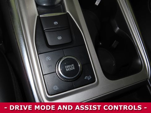 Used 2023 Ford Explorer XLT w/ Equipment Group 202A image 25