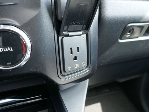 New 2026 Ford F250 Lariat w/ Black Appearance Package image 29