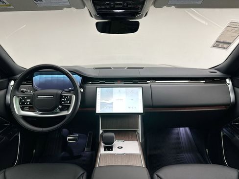 New 2026 Land Rover Range Rover Long Wheelbase SE AWD/4WD image 8