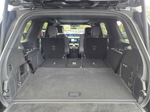 New 2025 Lincoln Navigator Reserve w/ Jet Appearance Package image 17