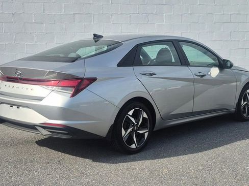 Used 2023 Hyundai Elantra SEL w/ Convenience Package FWD image 17