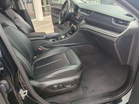 Used 2024 Jeep Grand Cherokee Limited image 34