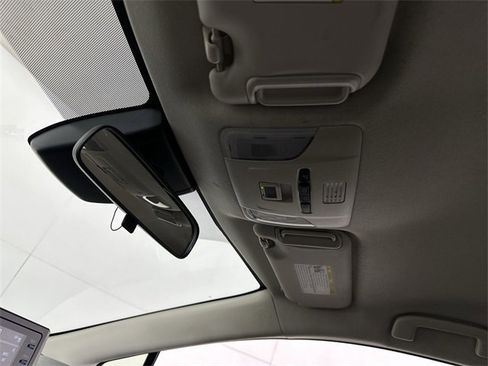 Used 2022 Toyota Corolla LE image 19