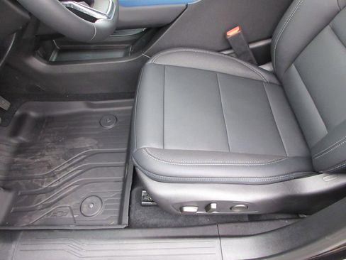 New 2026 Chevrolet Equinox EV LT image 20