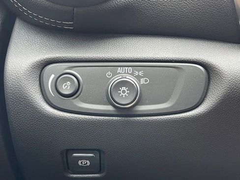 Used 2025 Chevrolet Blazer LT image 15