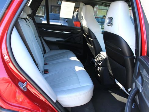 Used 2015 BMW X5 M image 22