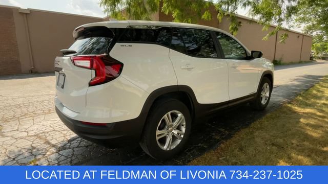 Certified 2024 GMC Terrain SLE w/ LPO, Floor Liner Package FWD image 8
