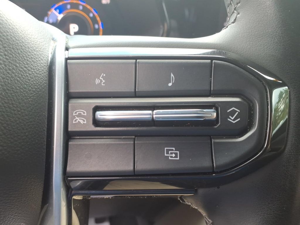 Used 2024 Chevrolet Colorado ZR2 w/ ZR2 Bison Edition AWD/4WD image 17