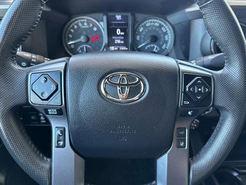 Used 2022 Toyota Tacoma TRD Off-Road w/ Technology Package AWD/4WD image 16