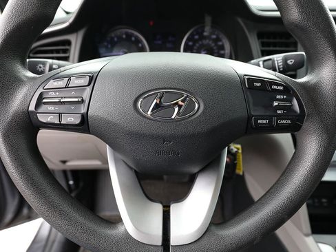 Used 2019 Hyundai Elantra SE FWD image 14