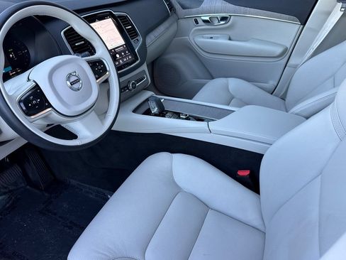 Used 2023 Volvo XC90 T8 Plus w/ Protection Package Premier AWD/4WD image 9