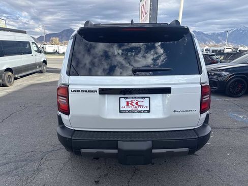 Used 2025 Toyota Land Cruiser image 7