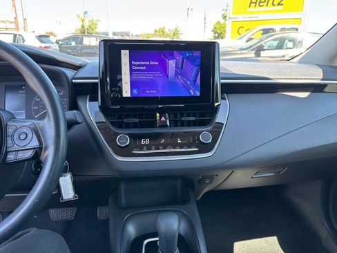 Used 2025 Toyota Corolla LE FWD image 17