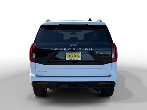 Certified 2025 Ford Expedition Active image 4