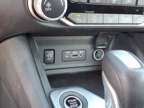 Used 2024 Nissan Sentra SV FWD image 12