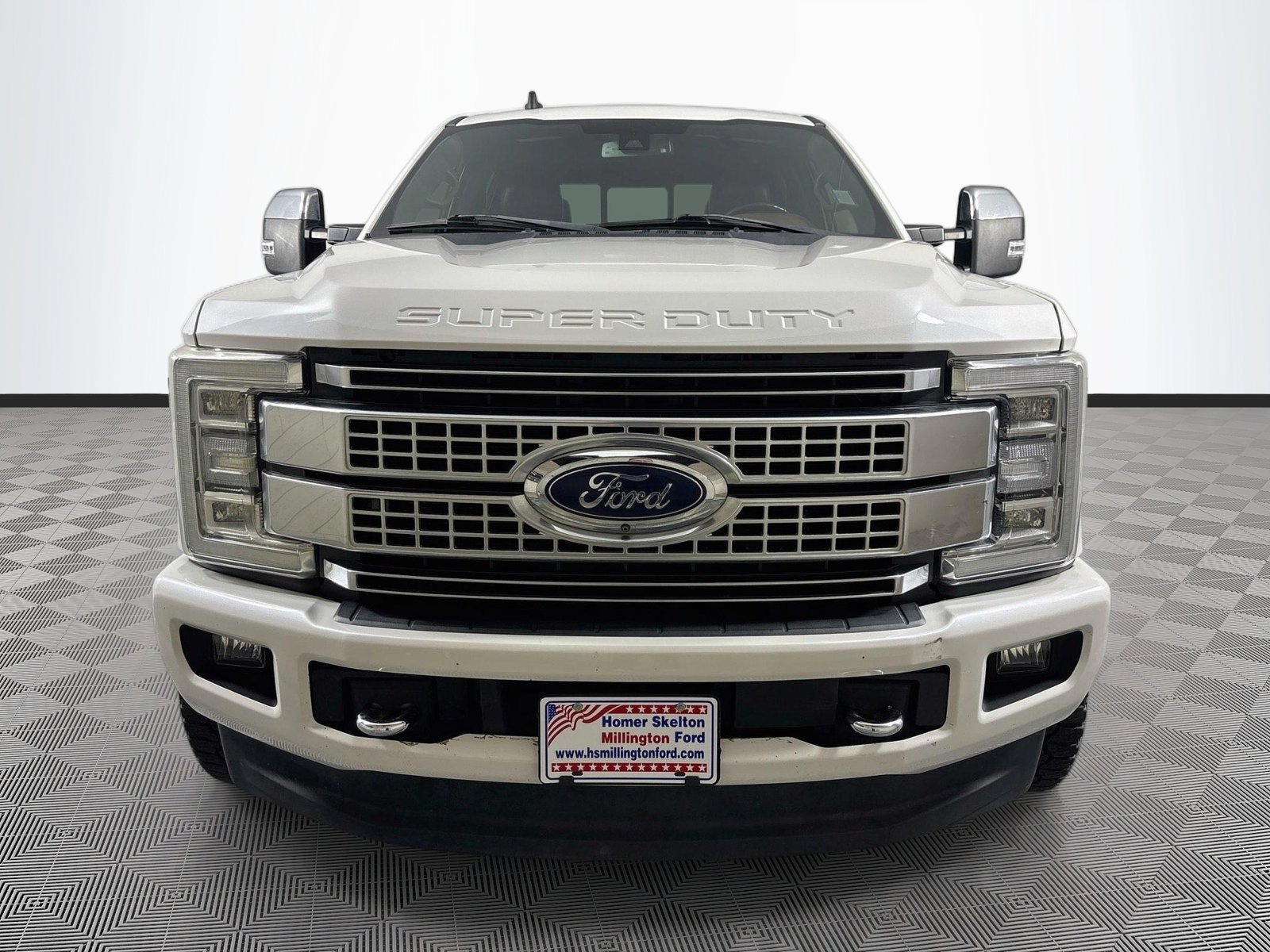 Used 2019 Ford F250 Platinum w/ Platinum Ultimate Package AWD/4WD image 2