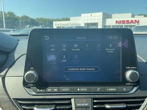 Used 2025 Nissan Altima 2.5 SV FWD image 20
