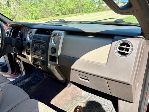 Used 2010 Ford F150 XLT image 18