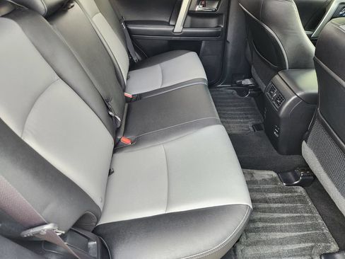 Used 2016 Toyota 4Runner SR5 Premium RWD image 30