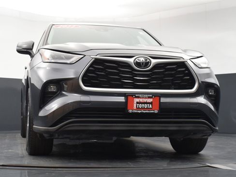 Used 2022 Toyota Highlander LE image 31