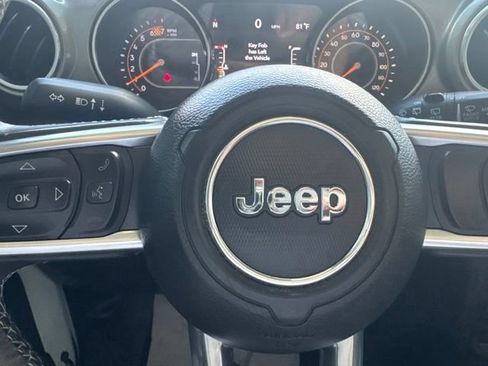 Used 2019 Jeep Wrangler Unlimited Sahara AWD/4WD image 13