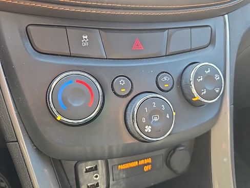 Used 2018 Chevrolet Trax LT w/ LT Convenience Package AWD/4WD image 21