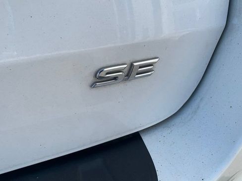 Used 2016 Toyota Sienna SE w/ SE Preferred Package FWD image 4