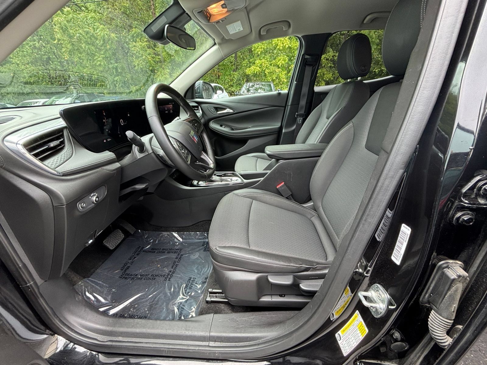 Used 2025 Buick Encore GX Preferred AWD/4WD image 22