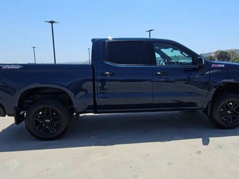 Used 2020 Chevrolet Silverado 1500 LT Trail Boss w/ Convenience Package AWD/4WD image 9