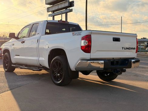 Used 2020 Toyota Tundra SR5 w/ SR5 Upgrade Package image 5