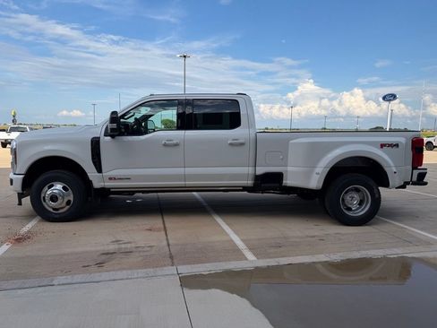 New 2026 Ford F350 Platinum AWD/4WD image 3