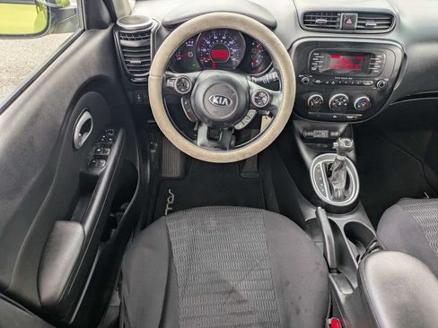 Used 2015 Kia Soul FWD image 16